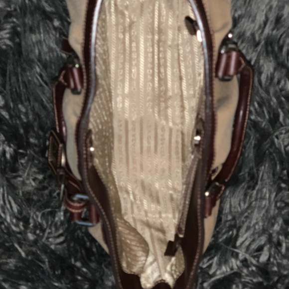 Prada - Picture 7 of 13